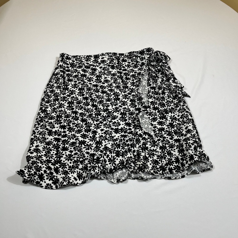 LOFT Mini Skirt Women 6 Black White Floral Ruffle Wrap Tie Daisy